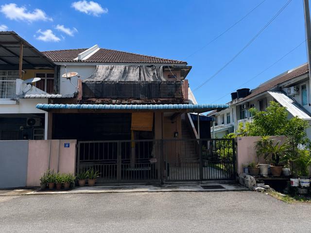 Townhouse for sale in Malaka