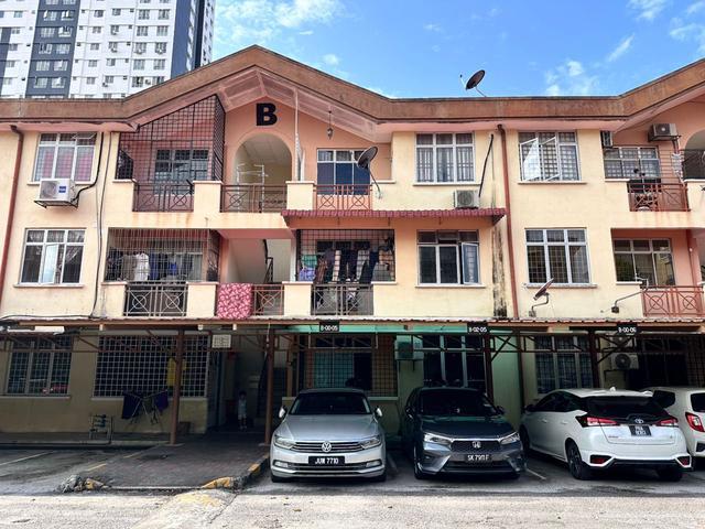 Townhouse for sale in Country Heights Damansara, Kuala Lumpur