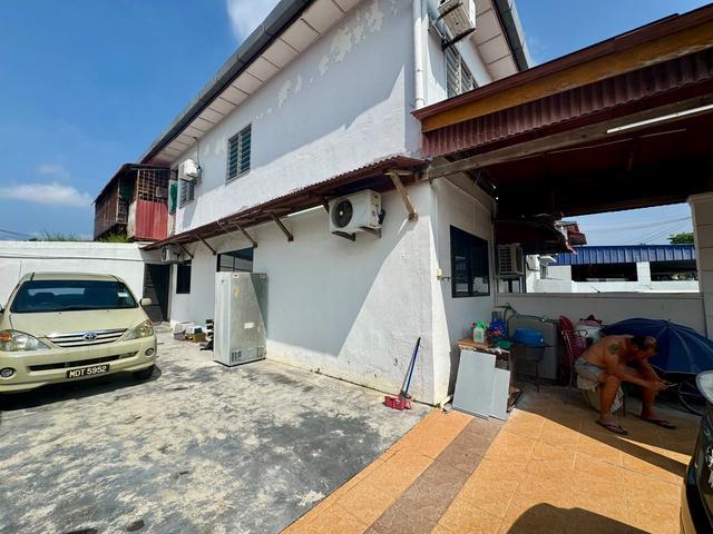 Townhouse for sale in Malaka