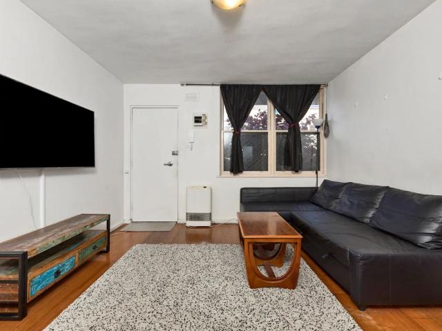 Apartment for rent in St Kilda, Melbourne