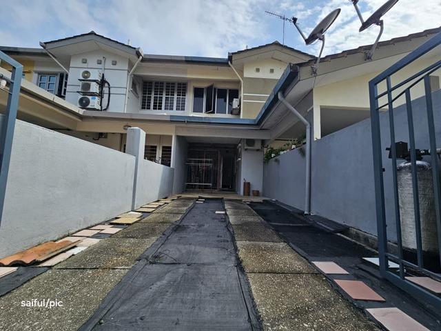 Townhouse for sale in Petaling, Alam Impian