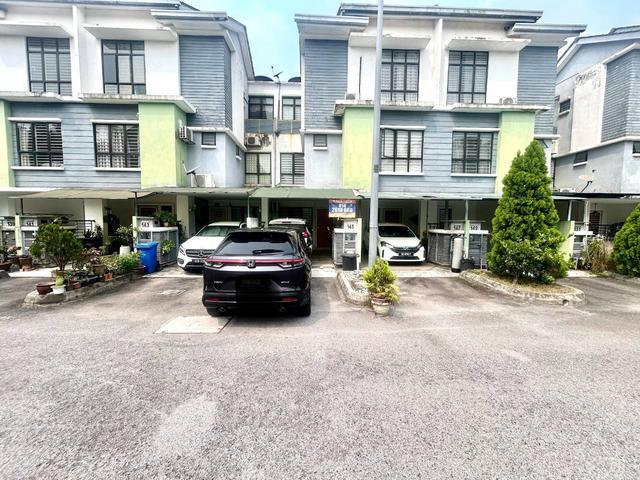 Townhouse for sale in Puchong, Majlis Bandaraya Subang Jaya