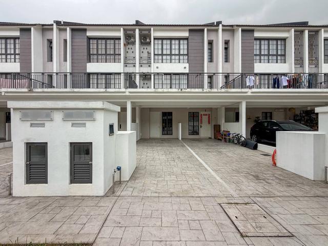 Townhouse for sale in Sepang, Tanjong Sepat
