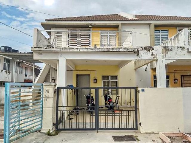 Townhouse for sale in Malaka