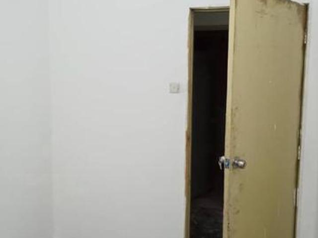 Flat for sale in Petaling, Alam Impian