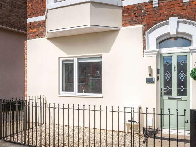 Room for rent in Old Town, Swindon