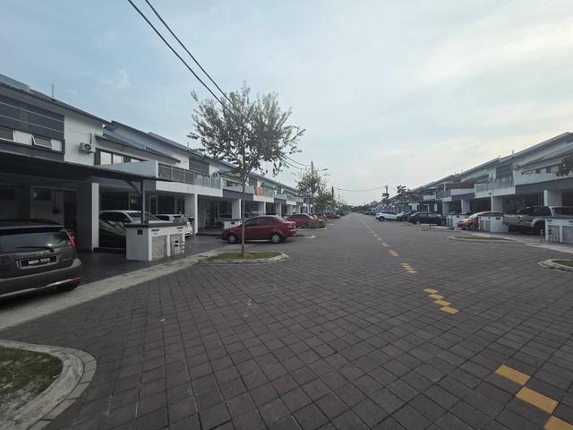 Townhouse for sale in Tanjong Sepat, Selangor