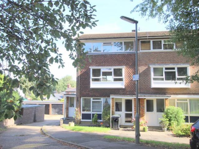 Apartment for rent in Woodcote, Epsom