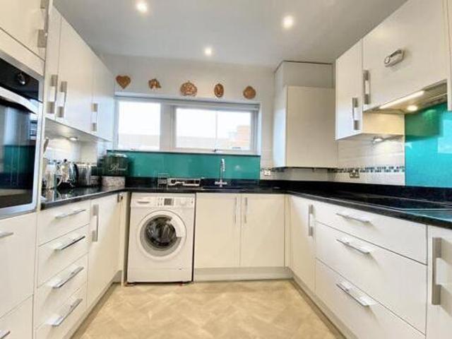 House for sale in Beaconsfield, Knotty Green