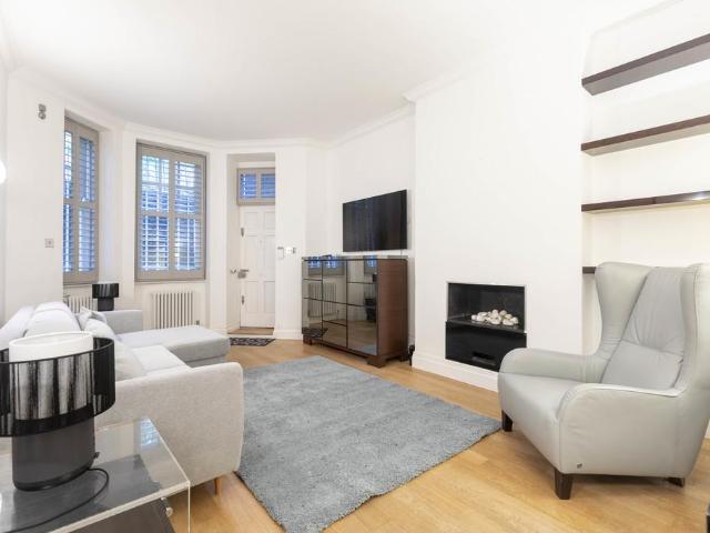 Apartment for rent in The Boltons, Greater London