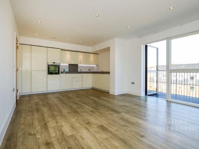 Apartment for rent in Greenhill, Greater London