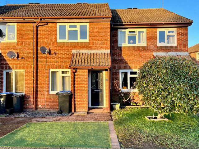 House for rent in Row Town, Surrey