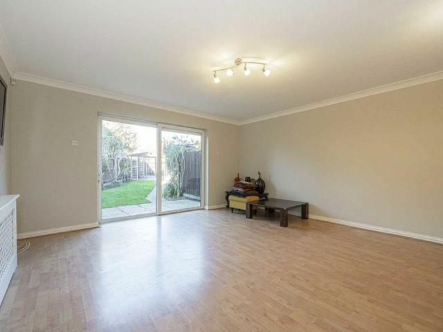 House for rent in London Borough of Hounslow, Cat Hill