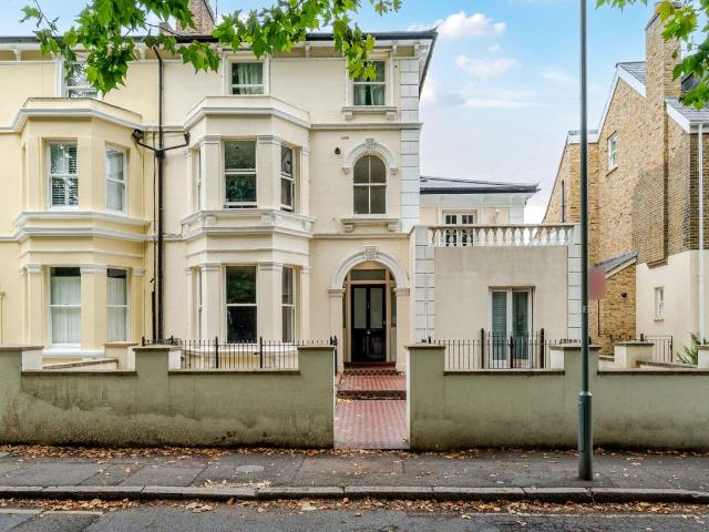 Apartment for rent in Surbiton, Greater London