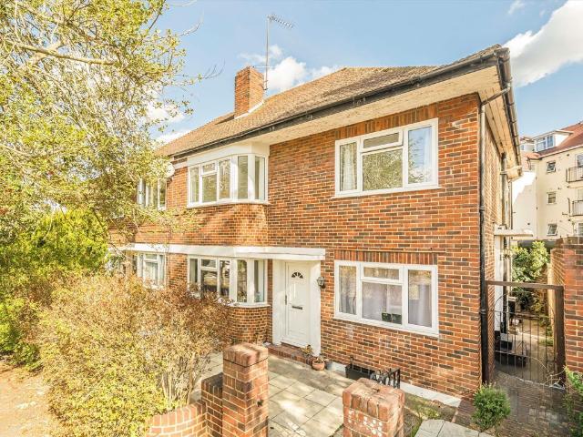 House for rent in Royal Borough of Kingston upon Thames, Greater London