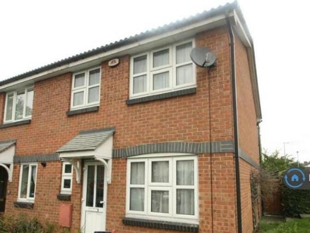 House for rent in London Borough of Redbridge, Greater London