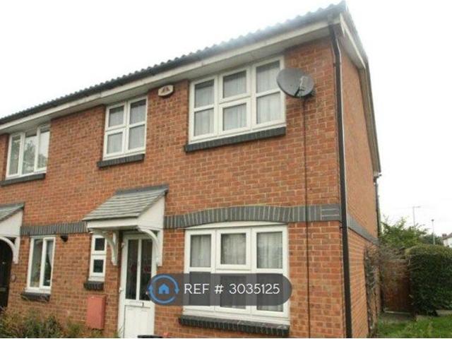 House for rent in London Borough of Redbridge, Greater London