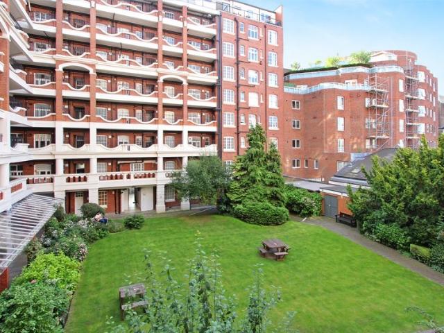 Apartment for rent in St. John's Wood, Greater London
