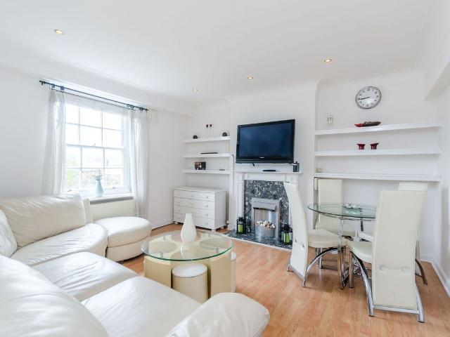 Apartment for rent in St. John's Wood, Greater London