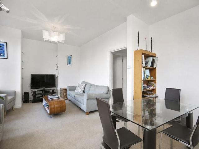 Apartment for rent in St. John's Wood, Greater London
