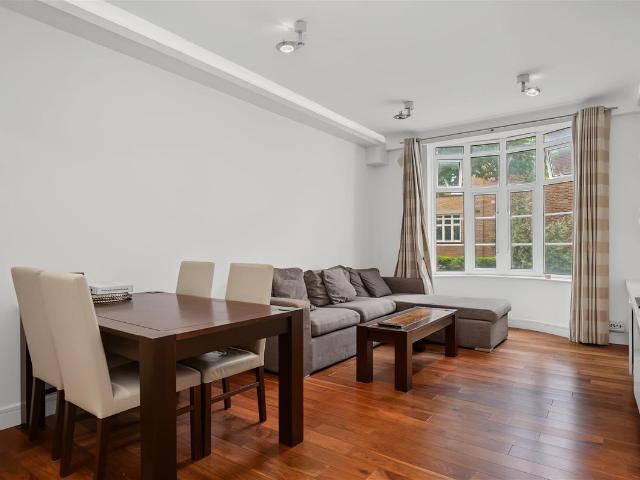 Apartment for rent in St. John's Wood, Greater London