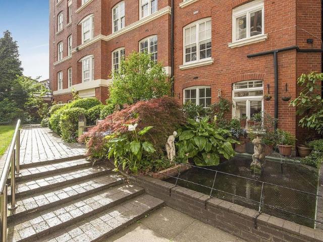 Apartment for rent in St. John's Wood, Greater London
