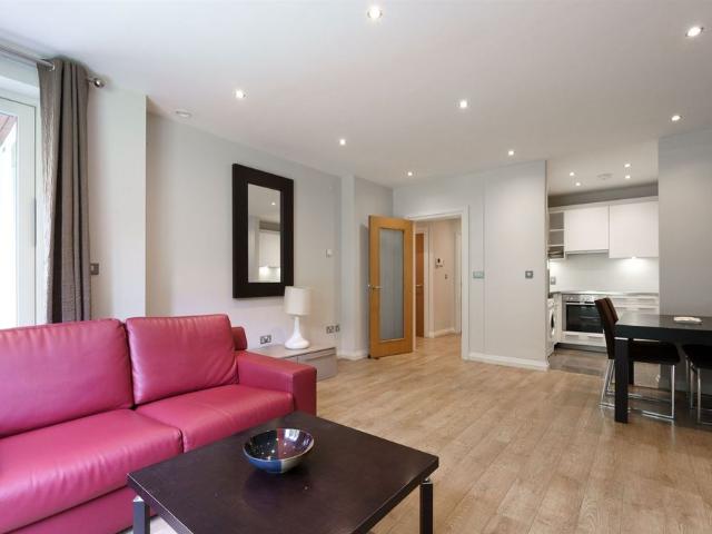 Apartment to rent in Linden, Blackrock