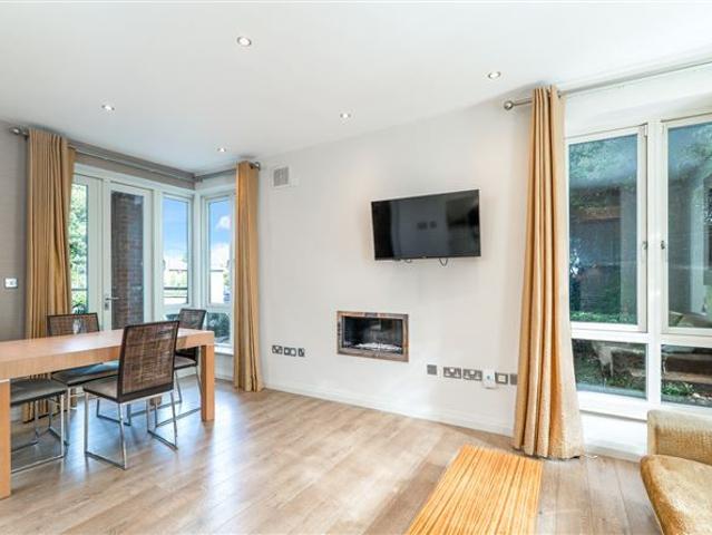 Apartment to rent in Stillorgan-Priory DED 1986, Blackrock