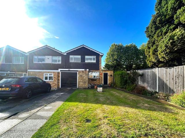 House for rent in Bushey, Hertsmere
