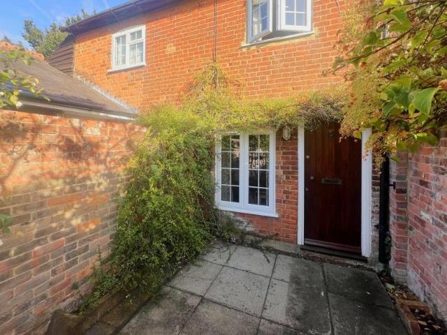 House for rent in Ripley, Guildford