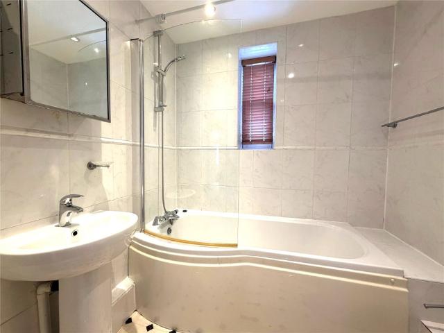 Apartment for rent in St James, Sandown Park