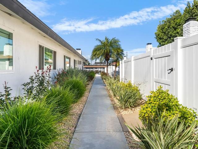 Apartment for rent in Orange, California