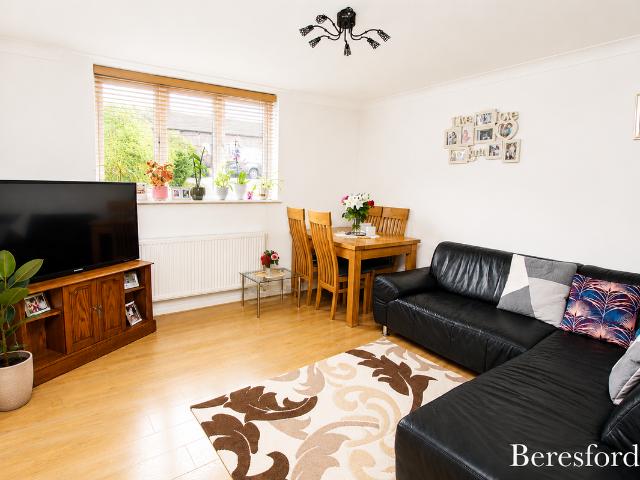 House for rent in Clements Park, Navestock Side