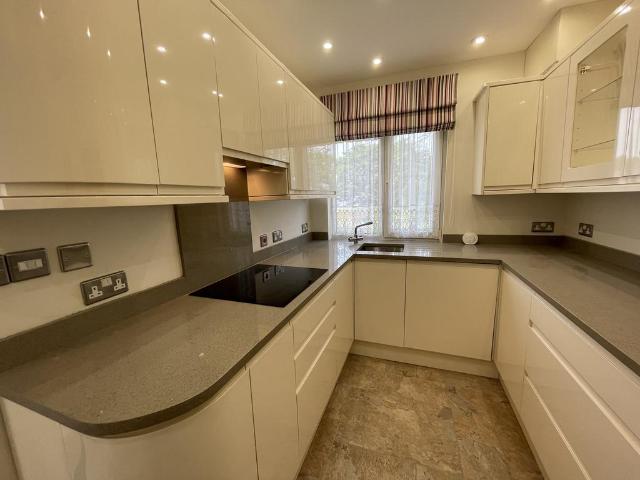 Apartment for rent in Nangreaves, Wales