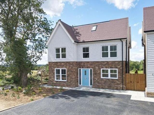 House for sale in Chigwell, Epping