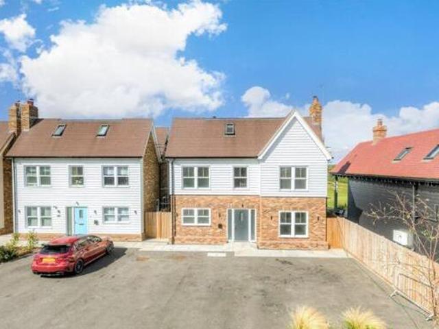 House for sale in Chigwell, Epping
