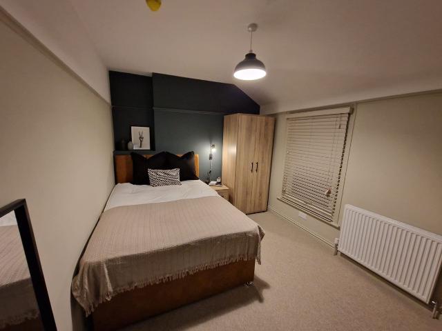 Room for rent in California, Key Street