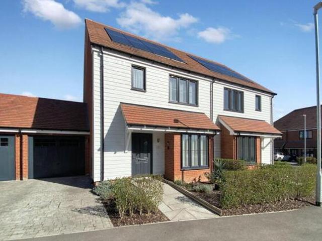 House for sale in Cheeseman's Green, Bridgefield