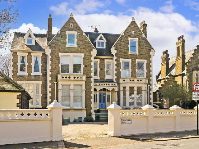 Apartment for rent in Strand-on-the-Green, Greater London