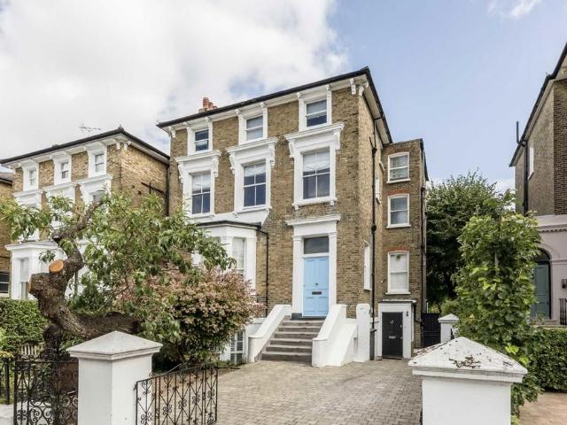 House for rent in London Borough of Hounslow, Strand