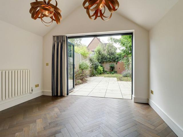 House for rent in Hatching Green, Five Acres