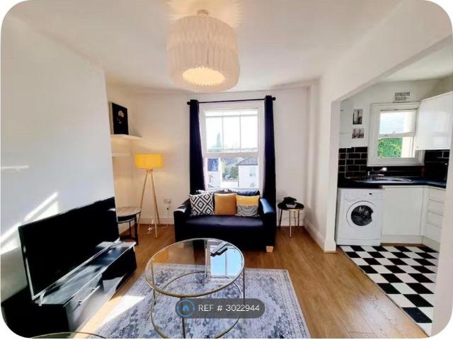 Apartment for rent in Mile End, Greater London