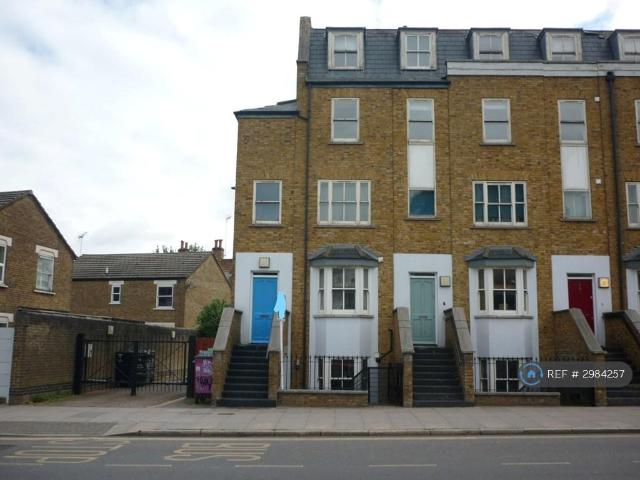 House for rent in Mile End, Greater London