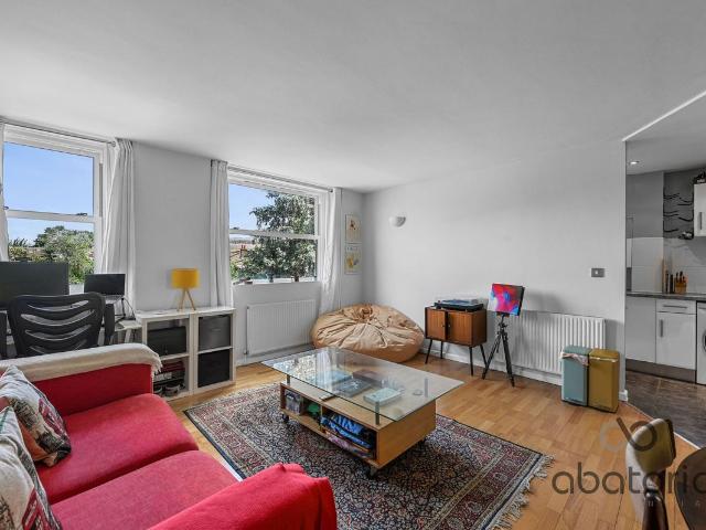 Apartment for rent in Mile End, Greater London