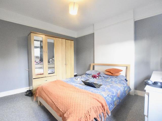 House for rent in London Borough of Redbridge, Greater London