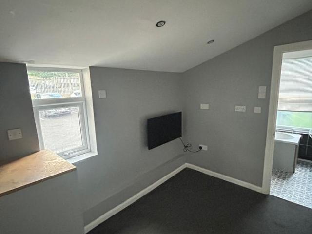 House for rent in Spring Park, Luton