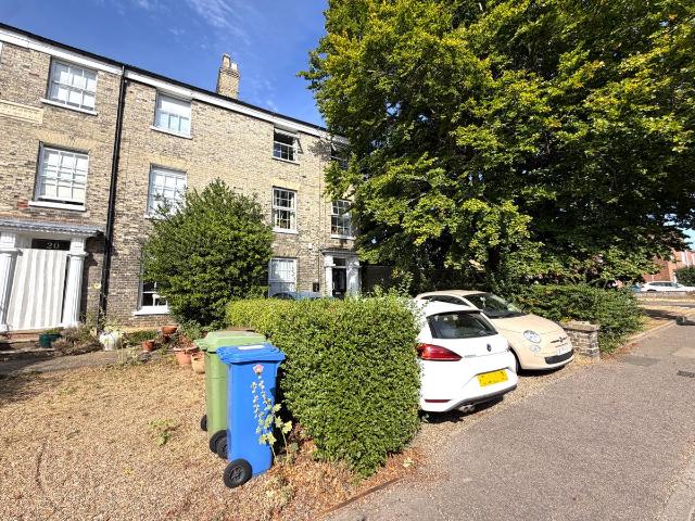 Apartment for rent in Heigham Grove, East Bank
