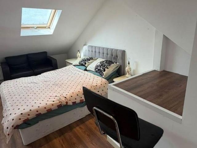 Studio for rent in Little Heath, Greater London