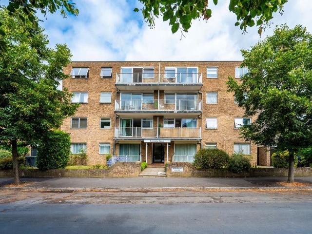 Apartment for rent in Surbiton, Greater London