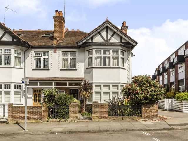 Apartment for rent in Surbiton, Greater London